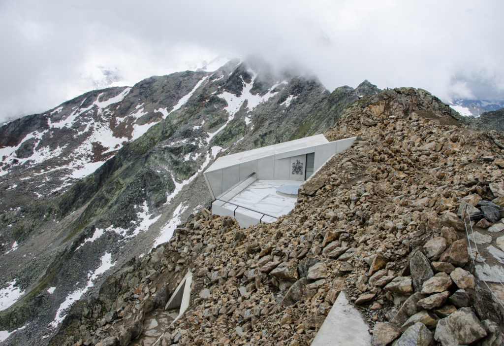 James Bond - das ELEMENTS hoch über Sölden.