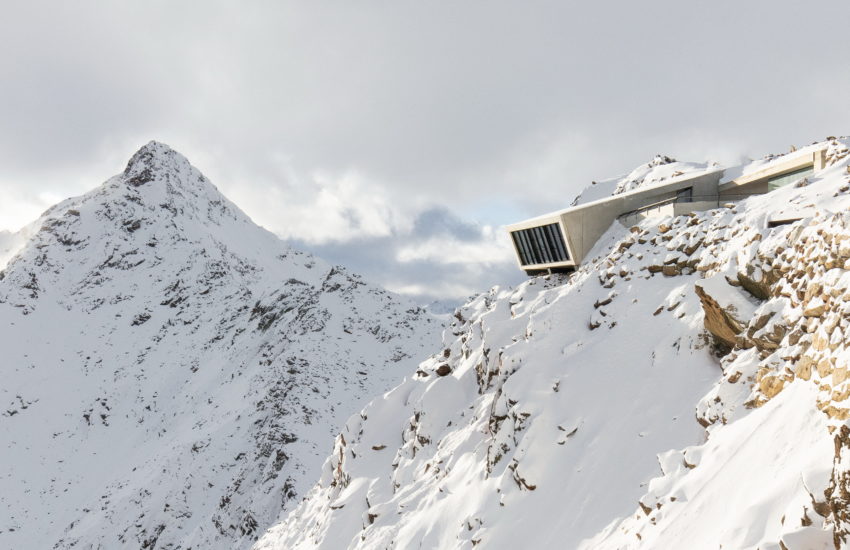 James Bond - das ELEMENTS hoch über Sölden.